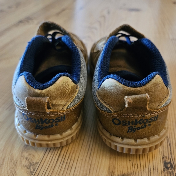 Oshkosh B'gosh Boys Sneakers - Picture 7 of 11
